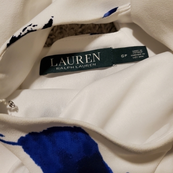 Floral cold shoulder petite dress - Picture 6 of 13